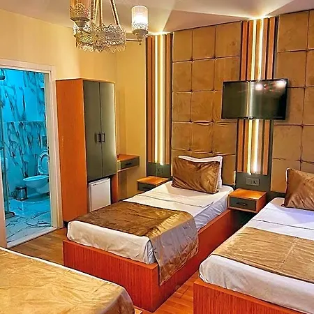 Taksim Cetinkaya Szálloda 3*